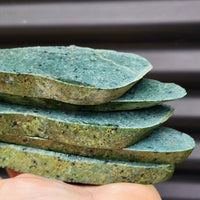 1kg Raw New Zealand Greenstone / Pounamu Carving Slices (R14B223)