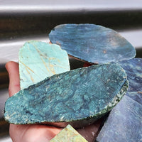 1kg (BUTTS) Raw New Zealand Greenstone / Pounamu Carving Slices (R14B386)