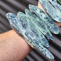 1kg Raw New Zealand Greenstone / Pounamu Carving Slices (R14B162)