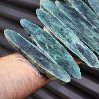1kg Raw New Zealand Greenstone / Pounamu Carving Slices (R14B238)