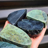1kg Raw New Zealand Greenstone / Pounamu Carving Slices (R14B382)