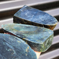 1kg Raw New Zealand Greenstone / Pounamu Carving Slices (R14B405)