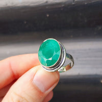 (Q) Solid Sterling Silver & Natural Emerald Handmade Solitaire Ring
