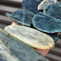 1kg Raw New Zealand Greenstone / Pounamu Carving Slices (R14B181)