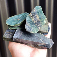 1kg Raw New Zealand Greenstone / Pounamu Carving Slices (R14B253)