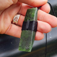 NZ Greenstone Pounamu Toki Pendant Necklace (N375)