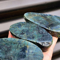 1kg Raw New Zealand Greenstone / Pounamu Carving Slices (R14B404)