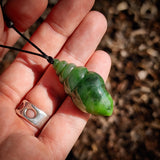 Natural Jade Kakara Shell Pendant Necklace (N2194)