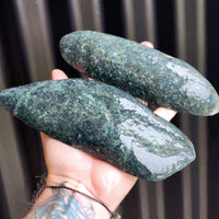 1kg Raw New Zealand Greenstone / Pounamu Carving Slices (R14B252)