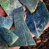 500g Raw NZ Greenstone Pounamu Carving Slices / Offcuts (R14B646)