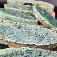 1kg Raw New Zealand Greenstone / Pounamu Carving Slices (R14B216)
