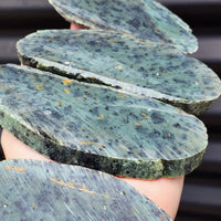 1kg Raw New Zealand Greenstone / Pounamu Carving Slices (R14B225)