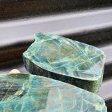 1kg Raw New Zealand Greenstone / Pounamu Carving Slices (R14B418)