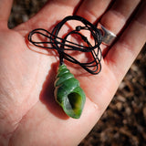 Natural Jade Kakara Shell Pendant Necklace (N2194)