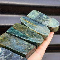1kg Raw New Zealand Greenstone / Pounamu Carving Slices (R14B348)