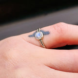 (O) Solid 925 Sterling Silver & Moonstone Grain Band Ring