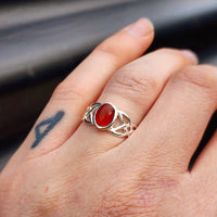 (R) Solid 925 Sterling Silver & Natural Oval Amber Celtic Ring