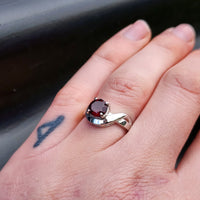 (Q) Solid 925 Sterling Silver & Wrapped Natural Garnet Signet Ring