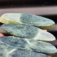 1kg Raw New Zealand Greenstone / Pounamu Carving Slices (R14B154)