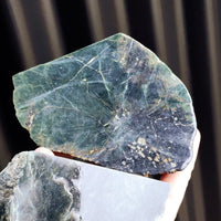 1kg Raw New Zealand Greenstone / Pounamu Carving Slices (R14B250)