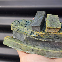 1kg Raw New Zealand Greenstone / Pounamu Carving Slices (R14B157)