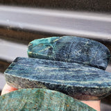 1kg Raw New Zealand Greenstone / Pounamu Carving Slices (R14B511)