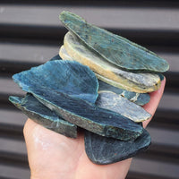 1kg Raw New Zealand Greenstone / Pounamu Carving Slices (R14B181)