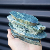 1.1kg Raw New Zealand Greenstone / Pounamu Carving Slices (R14B195)