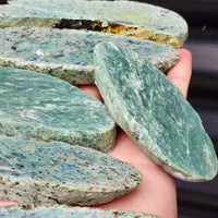 1kg Raw New Zealand Greenstone / Pounamu Carving Slices (R14B216)