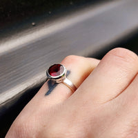 (M) Solid 925 Sterling Silver & 10mm Round Natural Garnet Signet Ring
