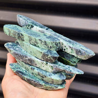 1kg Raw New Zealand Greenstone / Pounamu Carving Slices (R14B162)