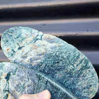 1kg Raw New Zealand Greenstone / Pounamu Carving Slices (R14B207)