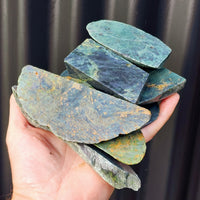 1kg Raw New Zealand Greenstone / Pounamu Carving Slices (R14B245)