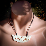Natural Maori Bone Carving Pendant Necklace - Pekapeka Plate Pendant