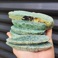 1kg Raw New Zealand Greenstone / Pounamu Carving Slices (R14B216)
