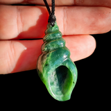 Natural Jade Kakara Shell Pendant Necklace (N1076)